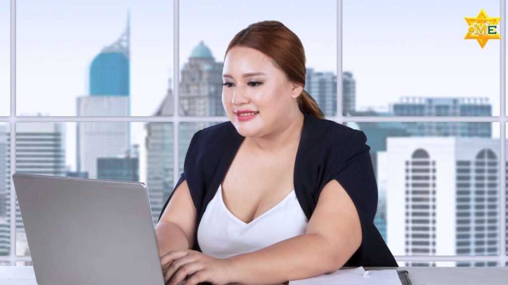 Nhân viên văn phòng bắt đầu ngày mới với tư duy giảm cân tích cực