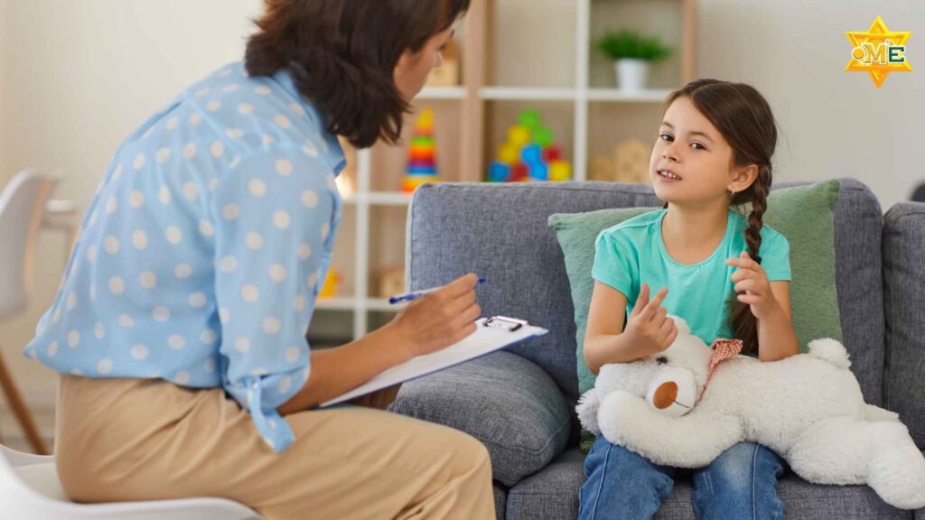 chuyên viên aba hướng dẫn trẻ chậm nói thực hành kỹ năng giao tiếp trong buổi can thiệp hành vi