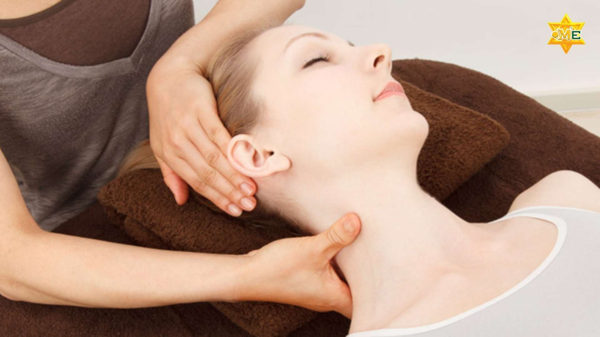 Hướng Dẫn Xoa Bóp Bấm Huyệt Vai Gáy Giảm Đau