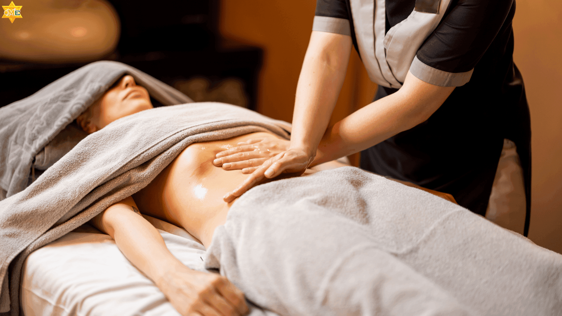 Bấm huyệt giảm mỡ bụng – Giải pháp Đông y tự nhiên cho vòng eo thon gọn