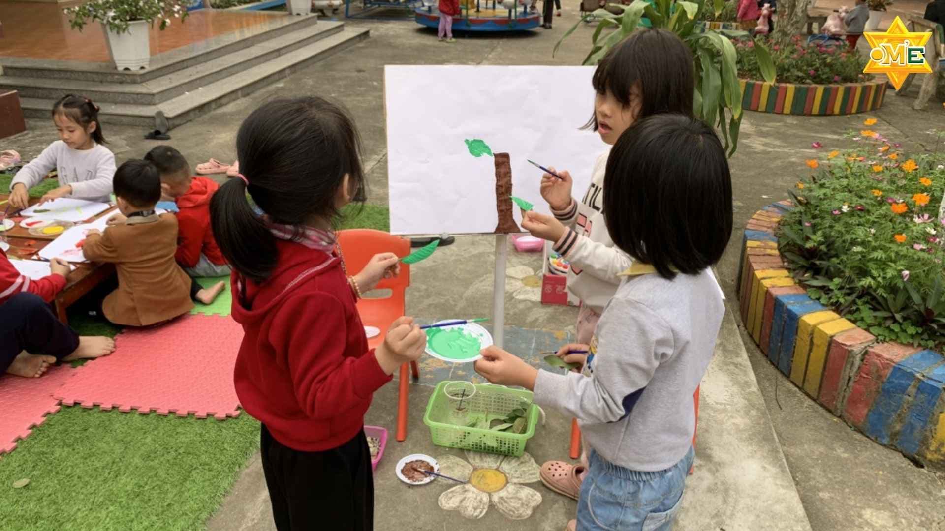 Vẽ tranh in hoa lá – Sáng tạo nghệ thuật từ thiên nhiên